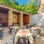 Hotel Preslav 3*