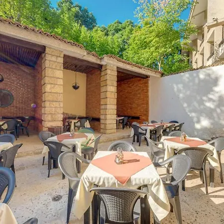 Hotel Preslav 3*