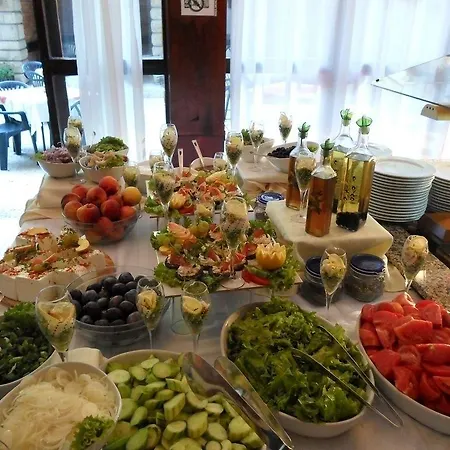 Preslav Hotel 3*